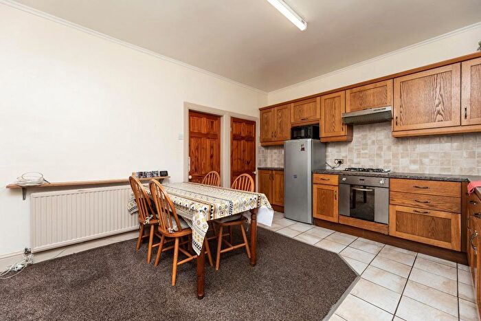 2 Bedroom Terraced House For Sale In Briggs Avenue, Castleford, WF10