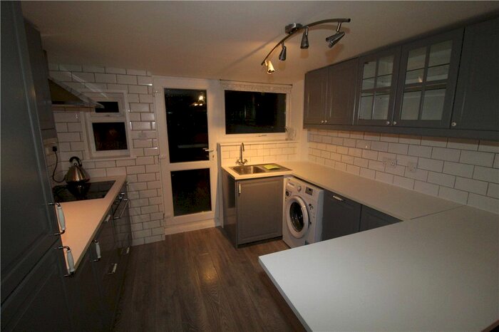 3 Bedroom Terraced House To Rent In Cross Road, Croydon, CR0