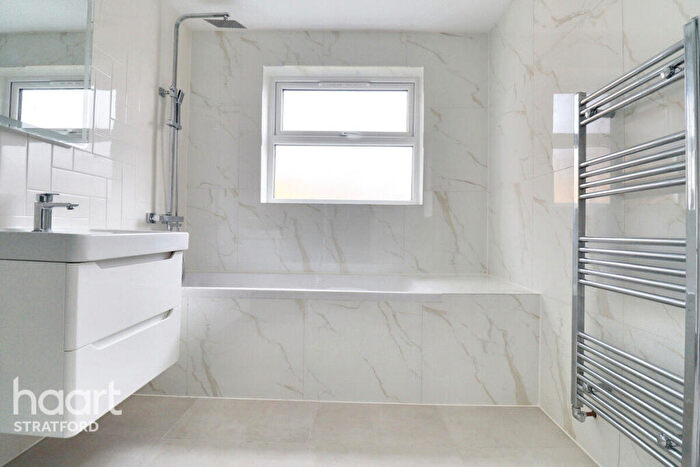 3 Bedroom Terraced House For Sale In Geere Road, Stratford, E15