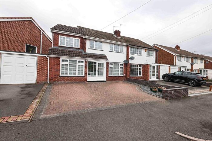 3 Bedroom Semi-Detached House For Sale In Granton Road, Birmingham, West Midlands, B14