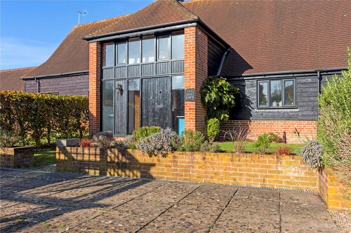 3 Bedroom Semi-Detached House For Sale In Skinners Green, Enborne, Newbury, Berkshire, RG14