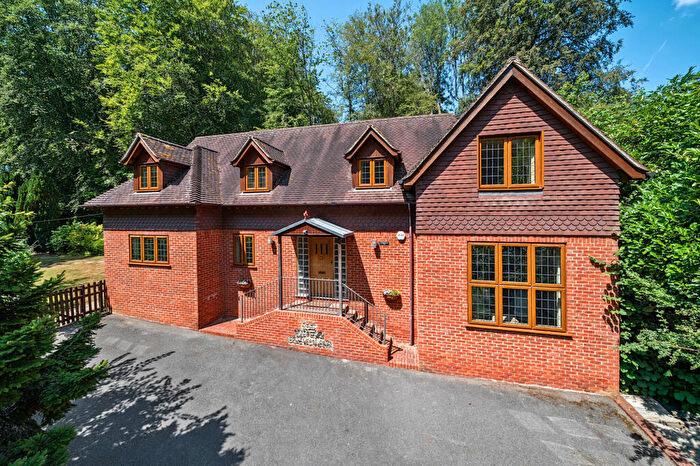 4 Bedroom Detached House For Sale In Medstead Road, Beech, GU34