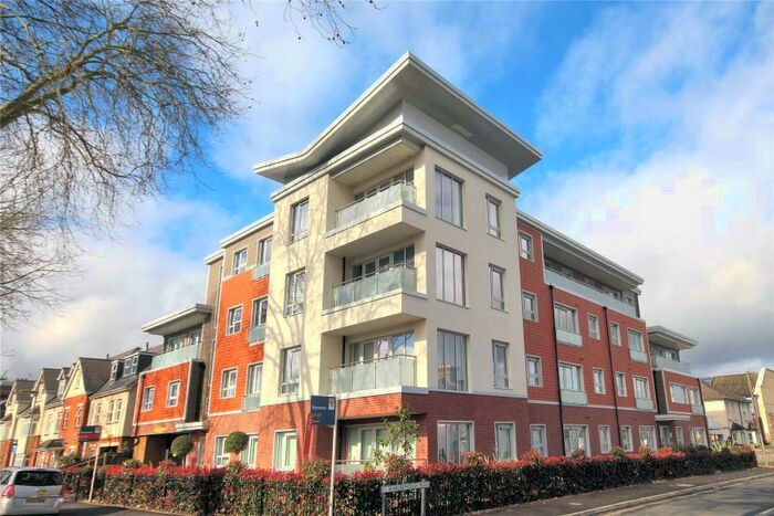 2 Bedroom Apartment To Rent In Woking, GU21