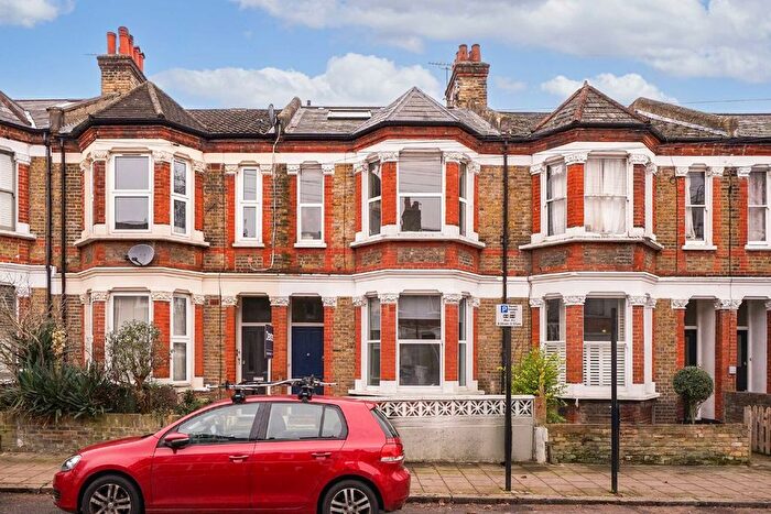 4 Bedroom Flat To Rent In Hubert Grove, London, SW9