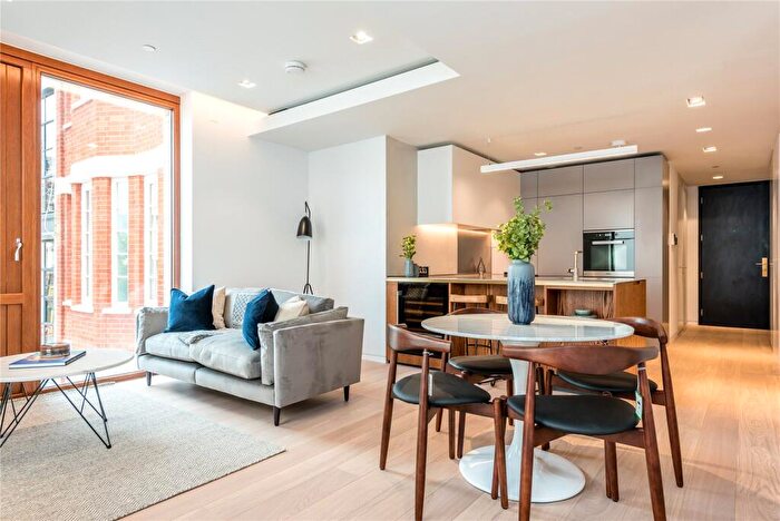 1 Bedroom Apartment To Rent In Abernethy House, Bartholomew Close, London, EC1A