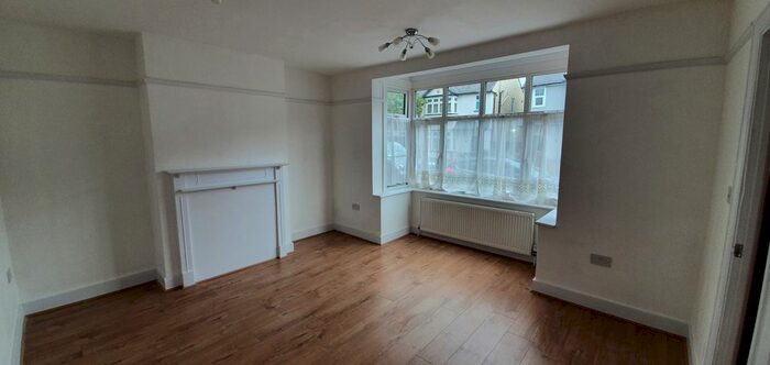 1 Bedroom Flat To Rent In Norfolk Road, Romford, RM7