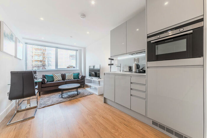 1 Bedroom Apartment To Rent In South Street, Romford, RM1