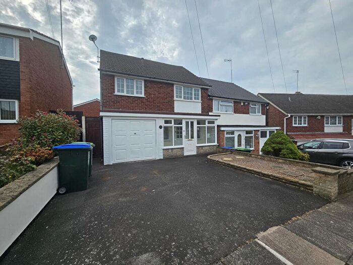 3 Bedroom House To Rent In Stanton Road, Birmingham, B43