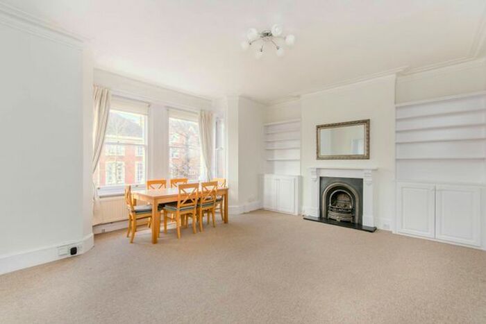 2 Bedroom Flat To Rent In Dukes Avenue, Chiswick, London, W4