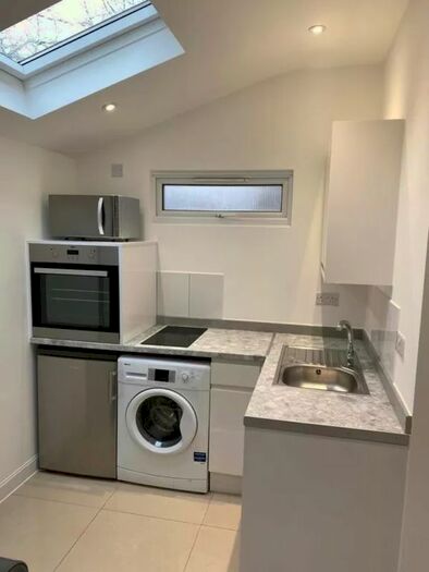 Studio To Rent In East Sheen Av, Richmond, SW14