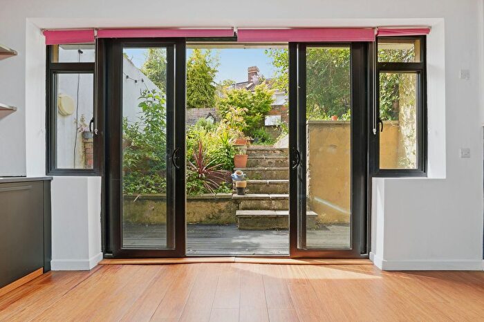 1 Bedroom Flat For Sale In Stapleton Road, Bristol, BS5