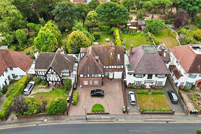 3 Bedroom Flat For Sale In Boscombe Manor, BH5