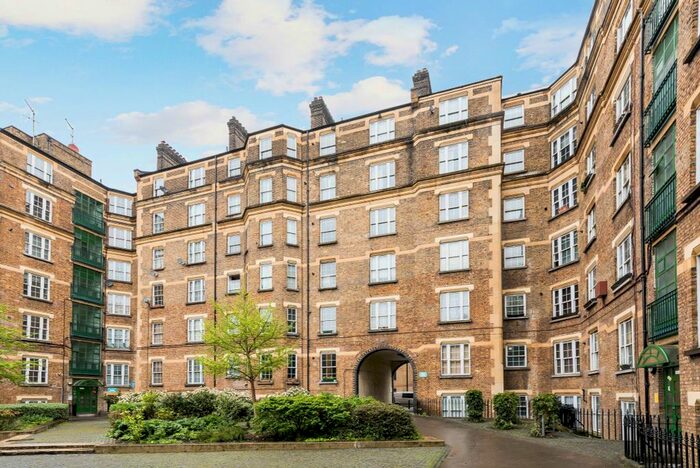 3 Bedroom Flat To Rent In Tooley Street, London, SE1