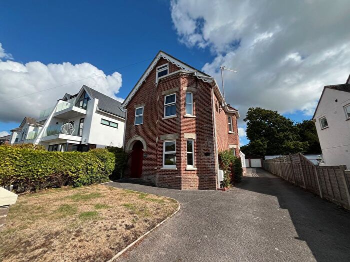 2 Bedroom Flat To Rent In Sandbanks Road, Poole, BH14