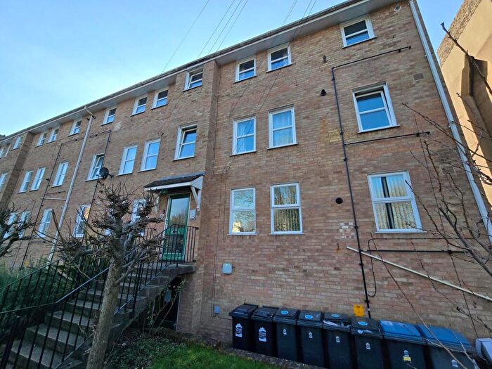 2 Bedroom Flat To Rent In Stuart Court, Priory Gate Road, Dover, CT17