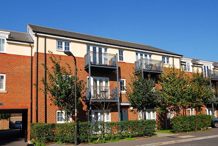 2 Bedroom Flat To Rent In Hemlock Close, Streatham Vale, London, SW16
