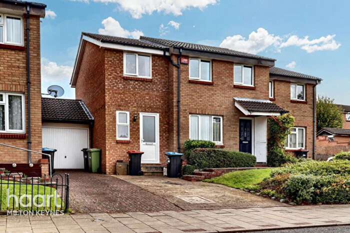 5 Bedroom Terraced House For Sale In Downs Barn Boulevard, Milton Keynes, MK14