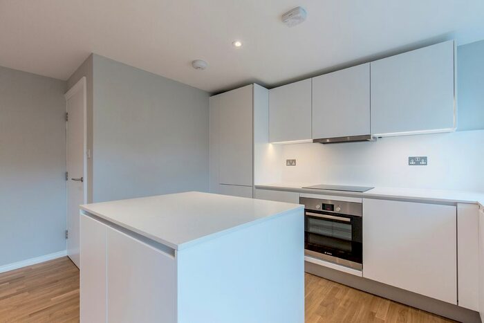2 Bedroom Flat To Rent In Priory Road, London, N8
