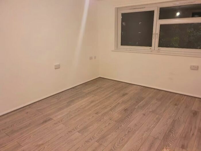 1 Bedroom Flat To Rent In Tulse Hill, Brixton, SW2