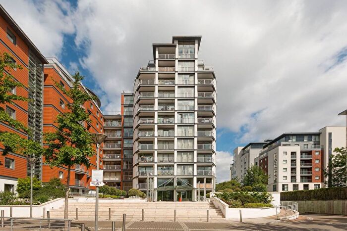 3 Bedroom Flat To Rent In Holland Gardens, Brentford, TW8