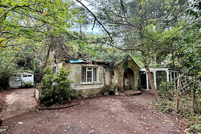 3 Bedroom Bungalow For Sale In St Leonards Way, Ashley Heath, BH24