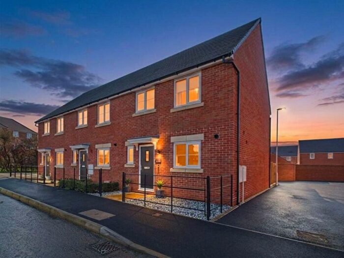 3 Bedroom End Terrace House For Sale In Perrybrook Road, Brockworth, GL3