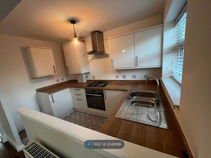 3 Bedroom Semi-Detached House To Rent In Middleham Close, Liverpool, L32