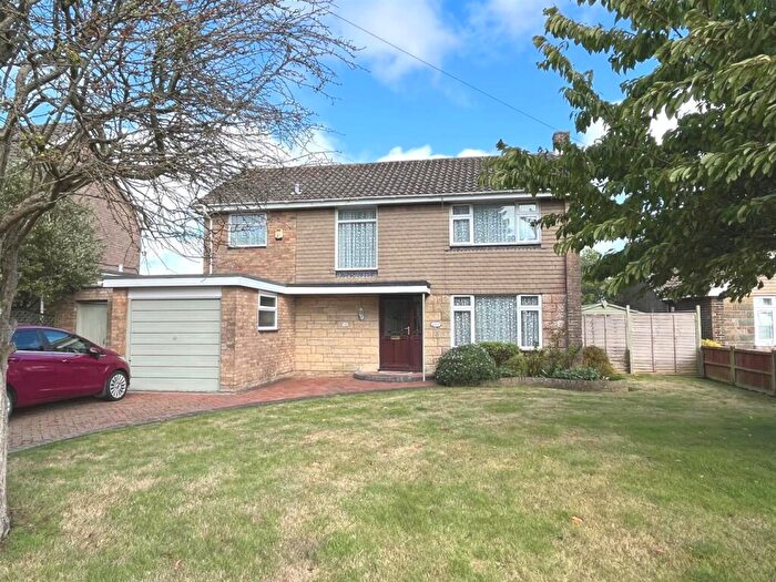 4 Bedroom Detached House For Sale In River View, Whippingham, PO32