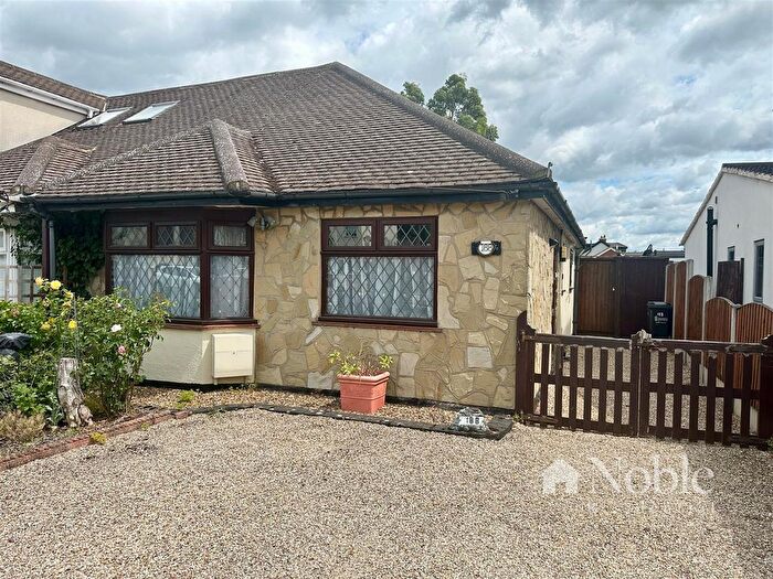 3 Bedroom Semi-Detached Bungalow For Sale In Thorndon Avenue, West Horndon, CM13
