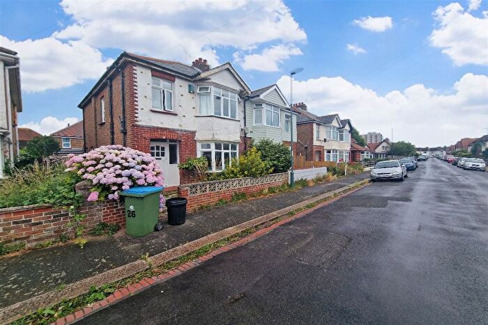 4 Bedroom Semi-Detached House To Rent In Cavendish Road, Bognor Regis, West Sussex, PO21