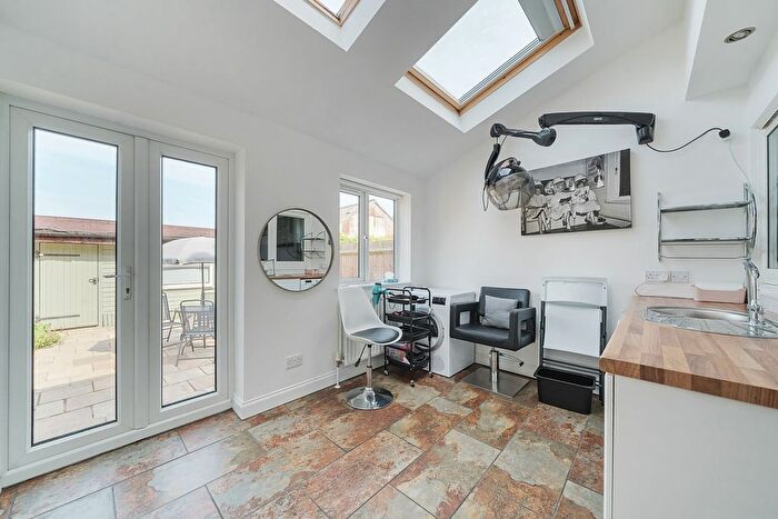 3 Bedroom End Of Terrace House For Sale In Derwent Road, London, W5