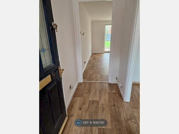 2 Bedroom Terraced House To Rent In Sycamore Close, Loughton, IG10