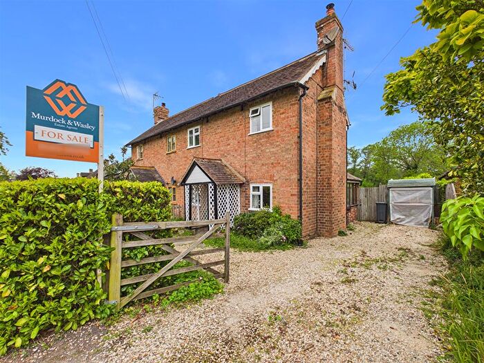 3 Bedroom Semi-Detached House For Sale In Farm Cottages, Haresfield, Stonehouse, GL10