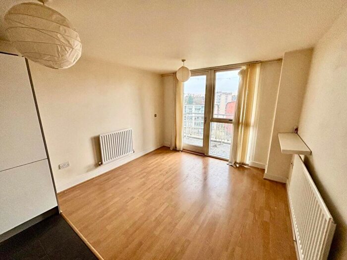 1 Bedroom Apartment For Sale In Mason Way, Birmingham, B15