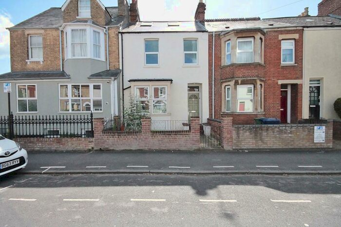 4 Bedroom Terraced House To Rent In Hurst Street, Cowley, East Oxford, OX4