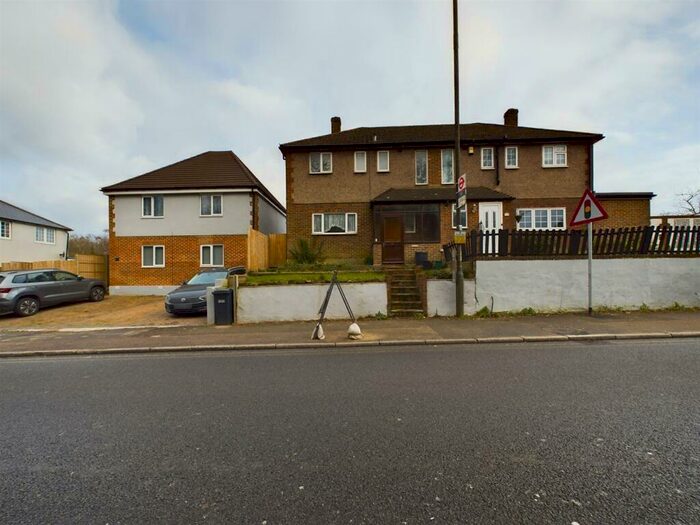 3 Bedroom House To Rent In Brighton Road, Hooley, Coulsdon, CR5