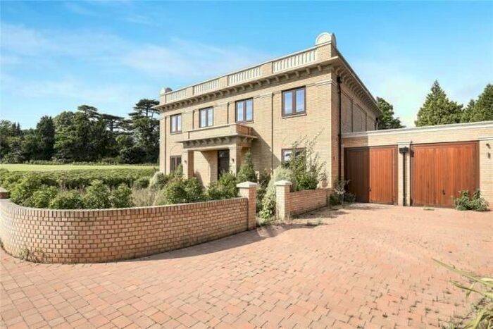 5 Bedroom Detached House To Rent In Duchess Crescent, Stanmore, London, HA7