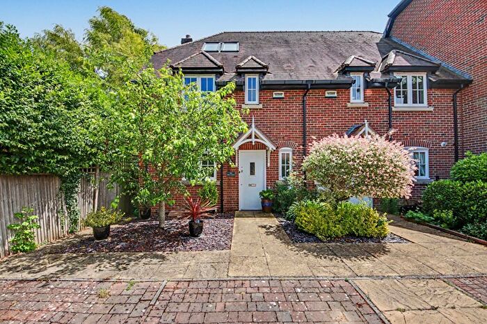 4 Bedroom Semi-Detached House For Sale In Millside, Corhampton, SO32