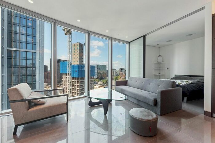 1 Bedroom Flat To Rent In St. George Wharf, London, SW8