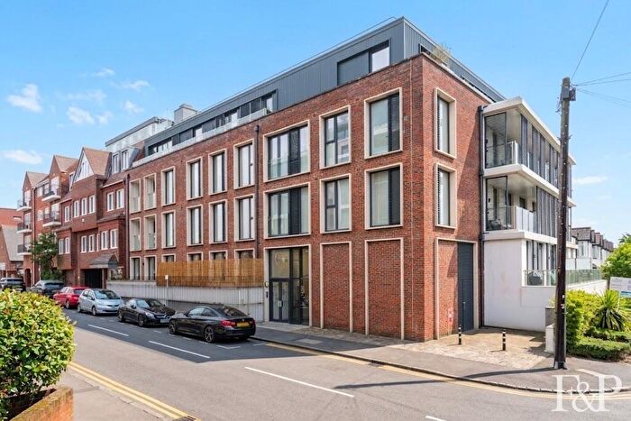 2 Bedroom Apartment For Sale In Penthouse Apartment: Station Road, Gerrards Cross, SL9