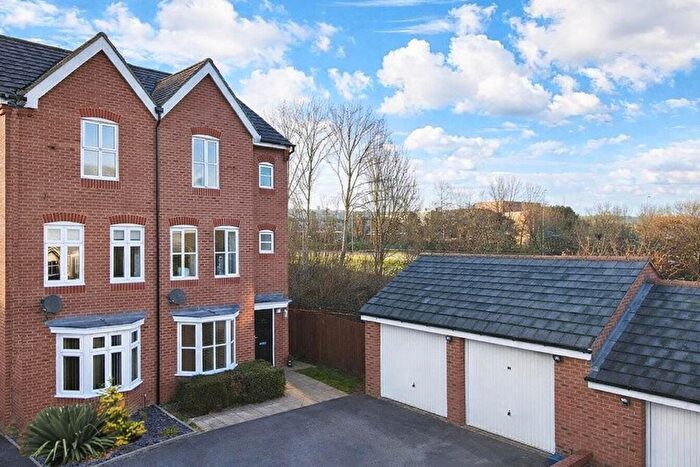 5 Bedroom Town House For Sale In Clifton Moor, Oakhill, Milton Keynes, MK5