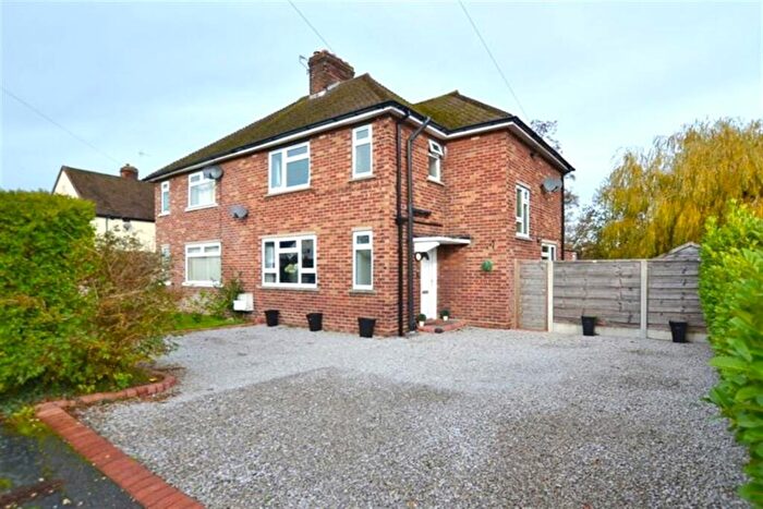 3 Bedroom Semi-Detached House To Rent In West Way, Holmes Chapel, CW4