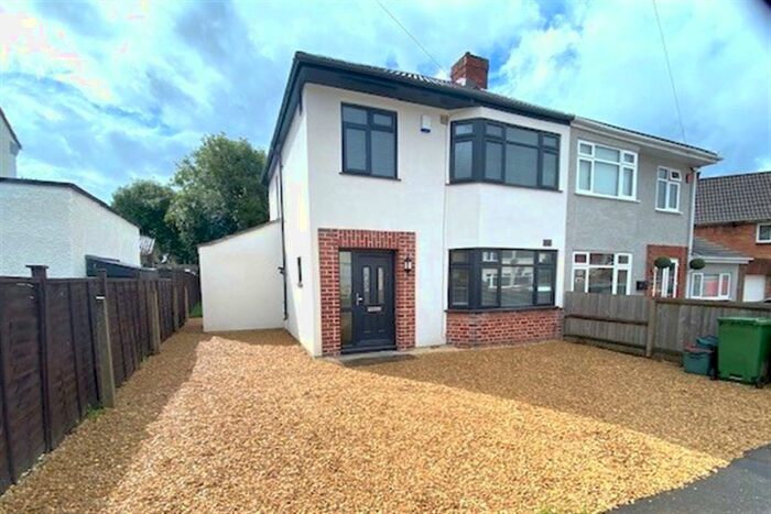 3 Bedroom Semi-Detached House To Rent In Tudor Road, BS15