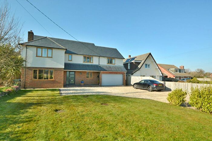 4 Bedroom Detached House For Sale In Holt Lane, Wimborne, BH21
