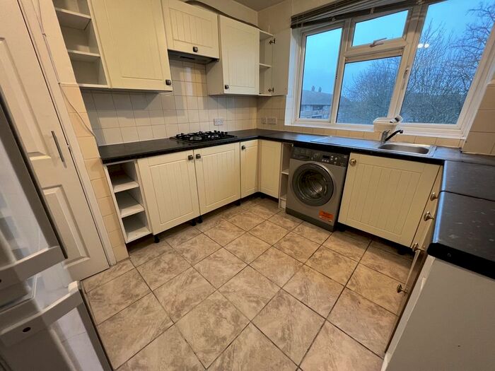 2 Bedroom Property To Rent In Hunt Road, Southall UB2