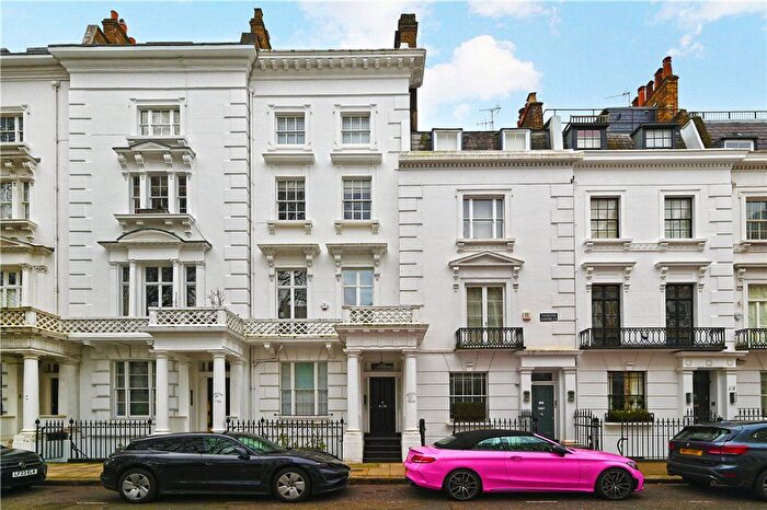 2 Bedroom Flat To Rent In Ovington Square, London, SW3