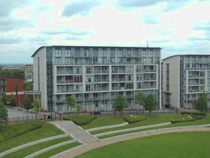 2 Bedroom Flat To Rent In Langley Walk, Park Central, B15