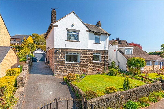 4 Bedroom Detached House For Sale In Oxford Avenue, Guiseley, Leeds, LS20