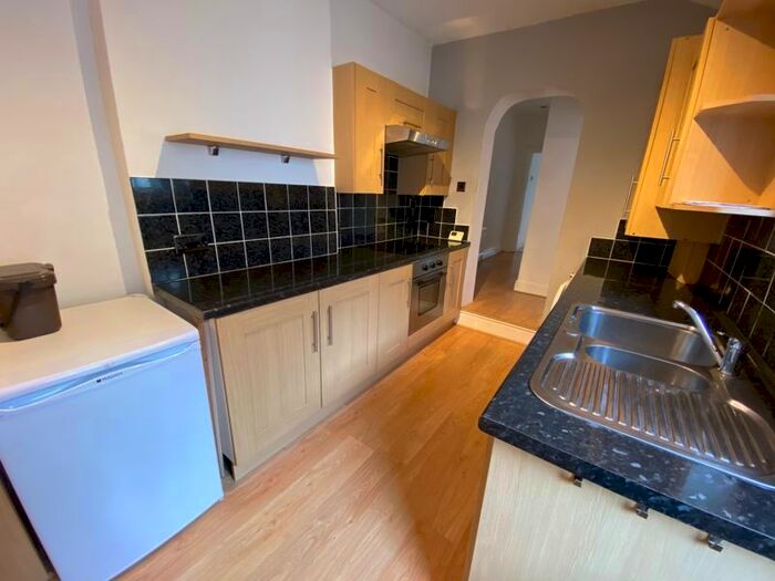2 Bedroom Flat To Rent In North Street, Bedminster, Bristol BS3