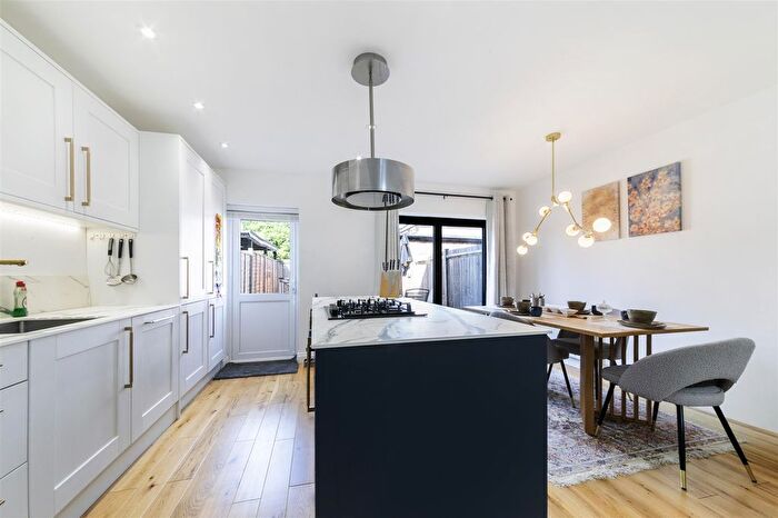3 Bedroom Property To Rent In Grand Drive, London, SW20